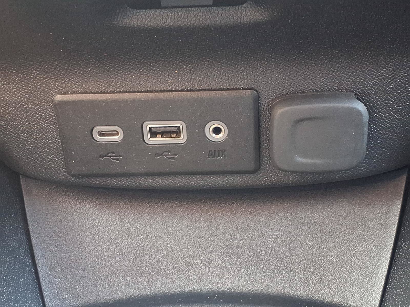Used 2025 Chevrolet Malibu RS FWD image 9