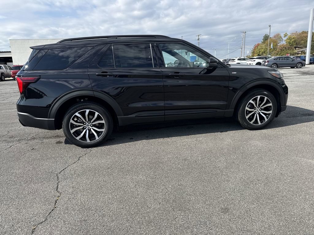 New 2026 Ford Explorer ST-Line AWD/4WD image 4