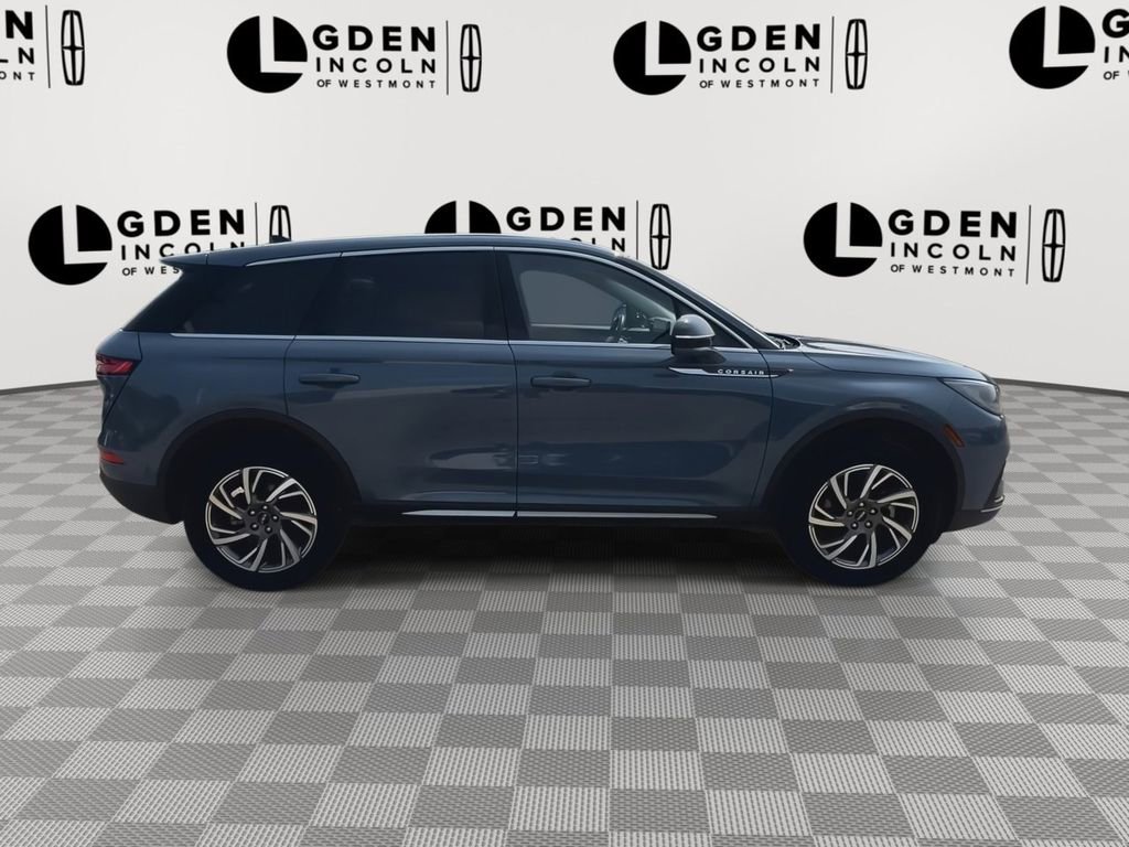 Used 2023 Lincoln Corsair AWD w/ Equipment Group 101A image 9