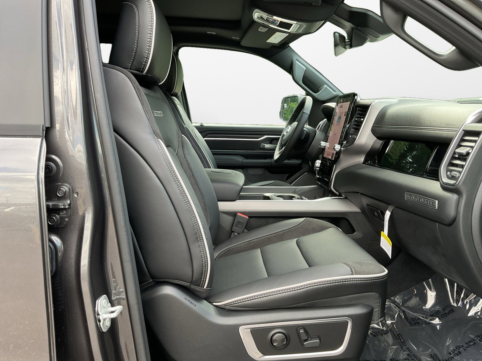 New 2026 RAM 1500 Laramie w/ Night Edition image 15