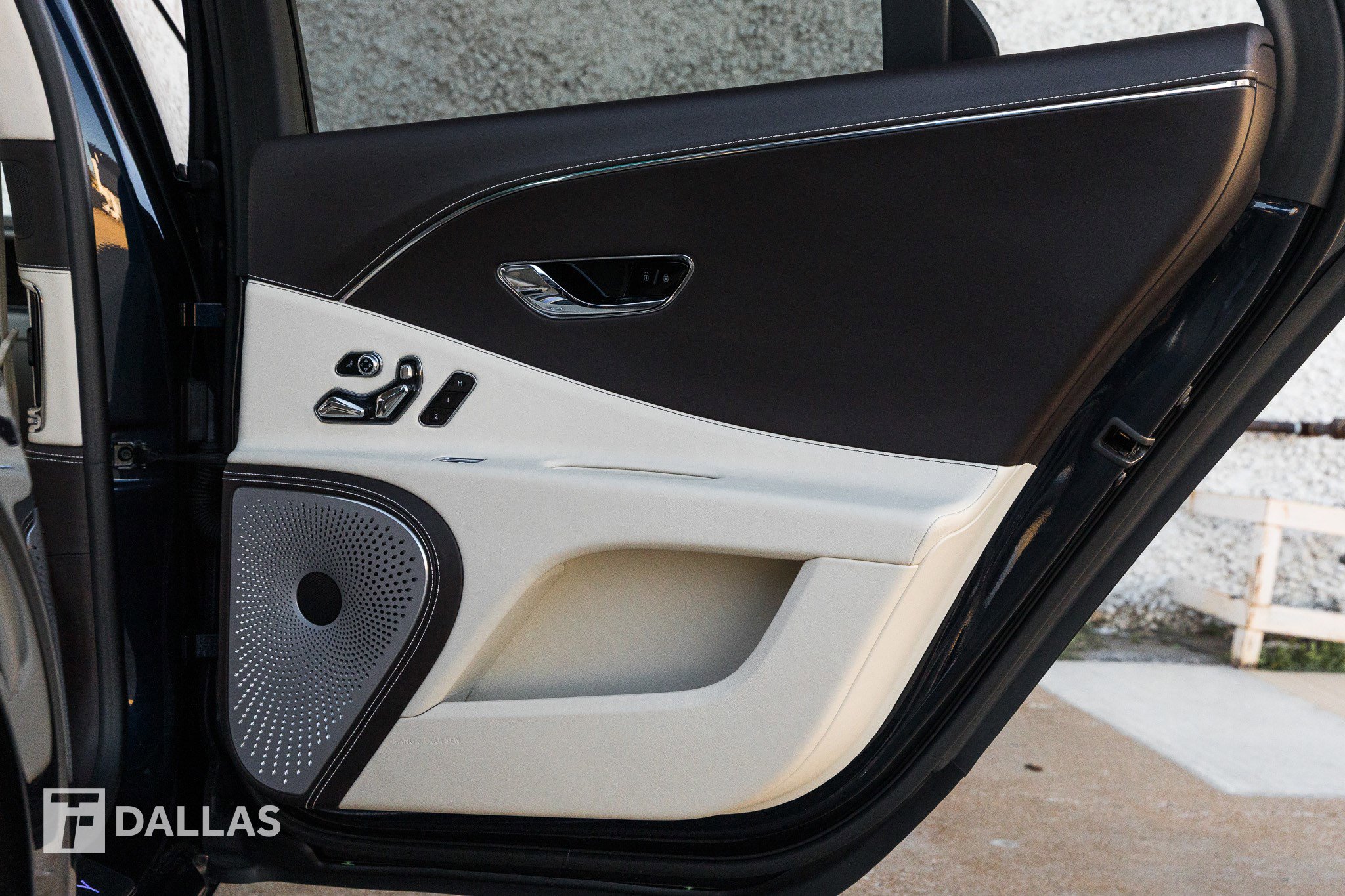 Used 2020 Bentley Flying Spur W12 image 35