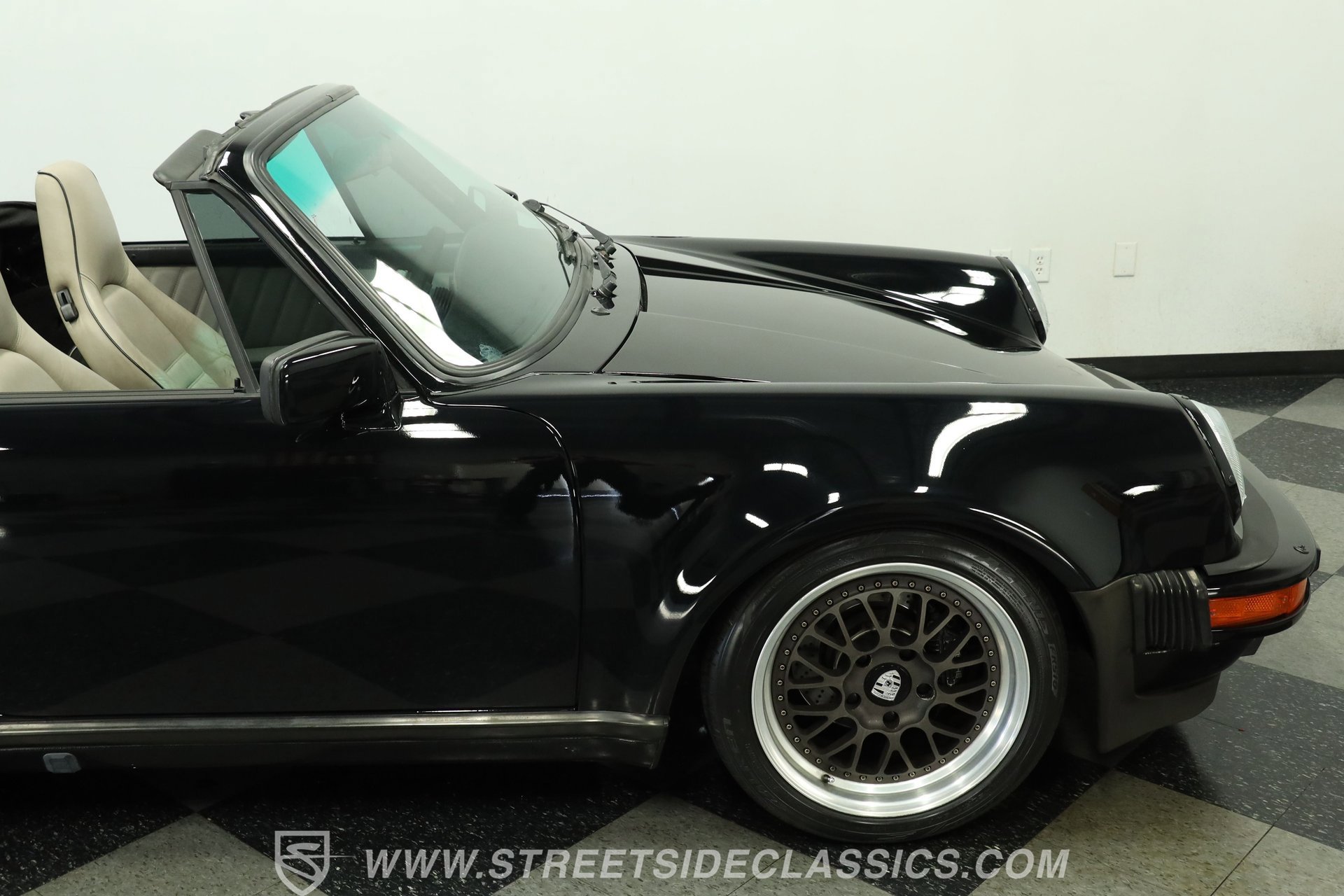 Used 1988 Porsche 911 Carrera RWD image 28
