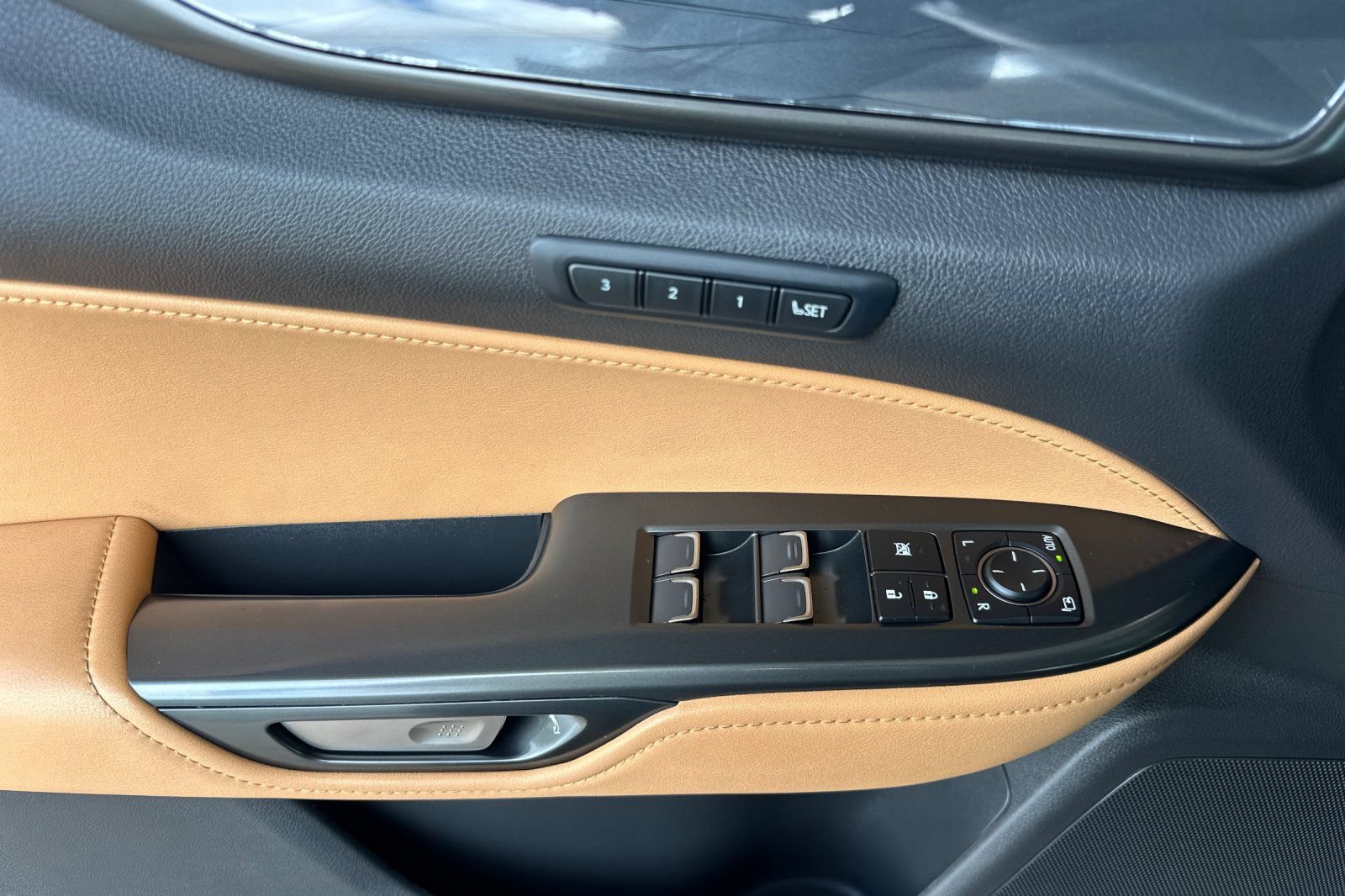 Certified 2025 Lexus NX 350h AWD w/ Cold Area Package image 8