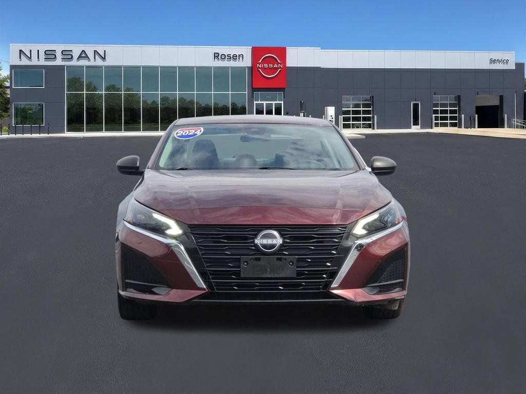 Used 2024 Nissan Altima 2.5 SV FWD image 8
