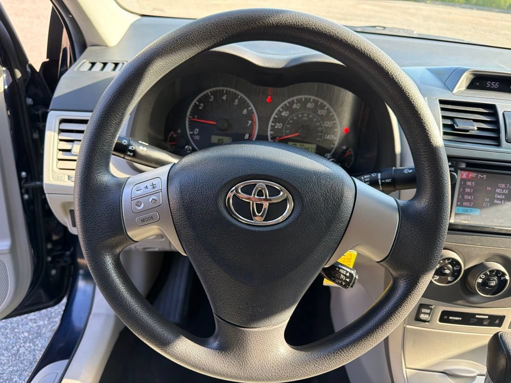 Used 2013 Toyota Corolla LE FWD image 13