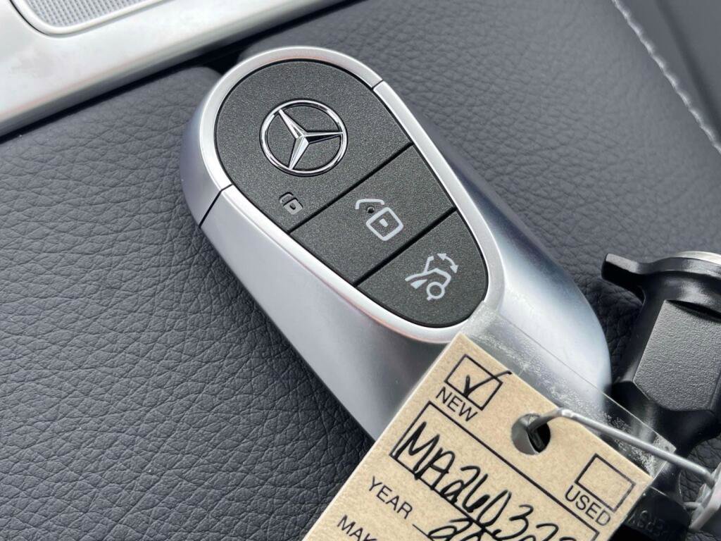 New 2026 Mercedes-Benz CLE 450 4MATIC Coupe image 4