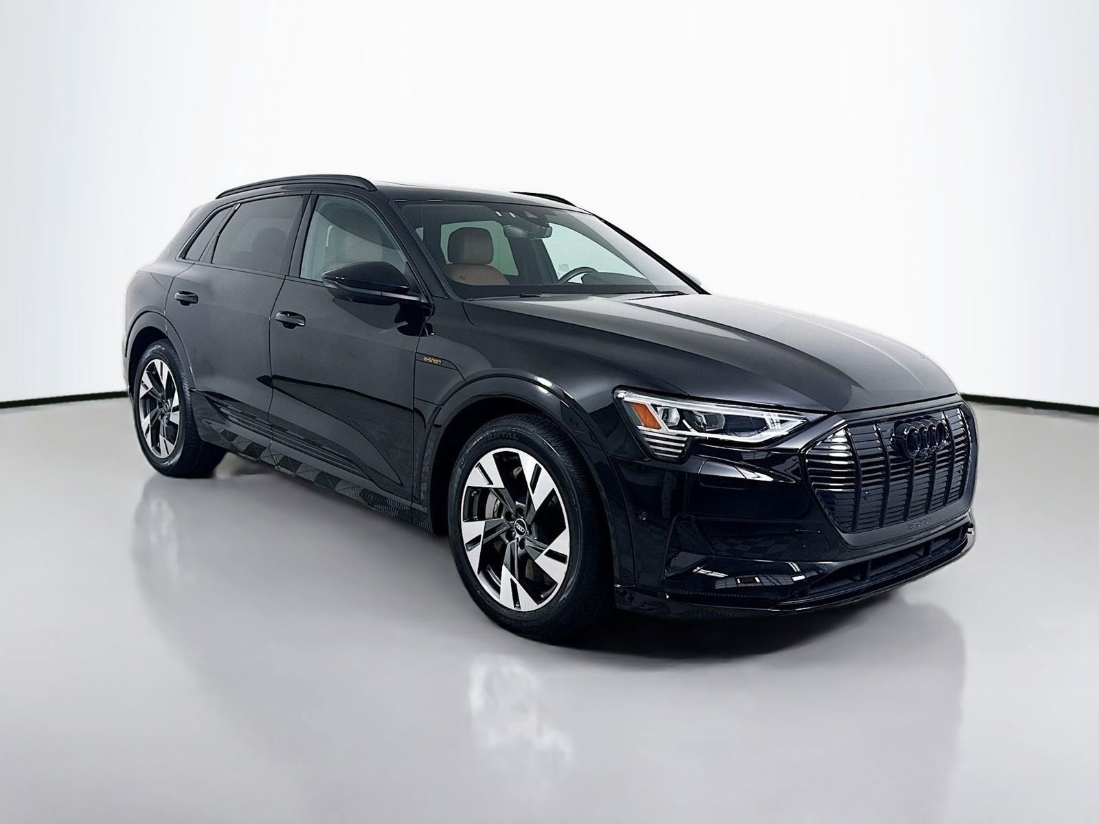 Certified 2023 Audi e-tron Premium w/ Convenience Plus Package image 7