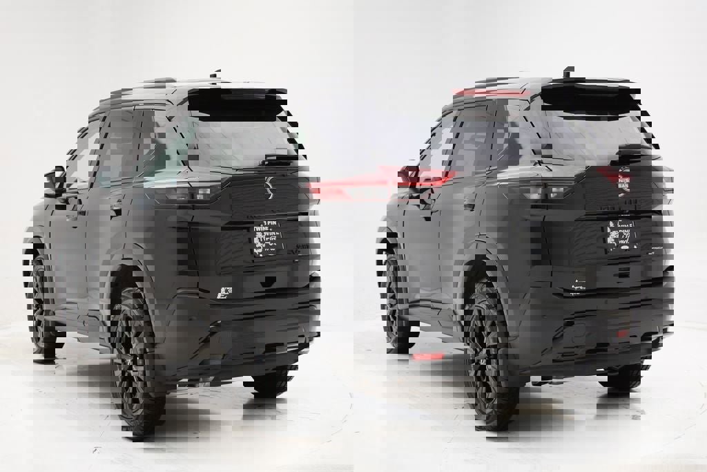 Used 2023 Nissan Rogue SV w/ SV Premium Package image 7