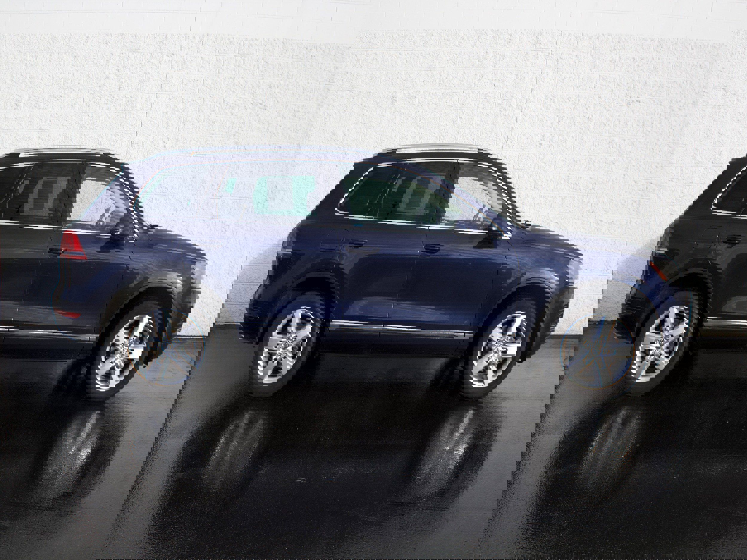 Used 2013 Volkswagen Touareg Executive image 8