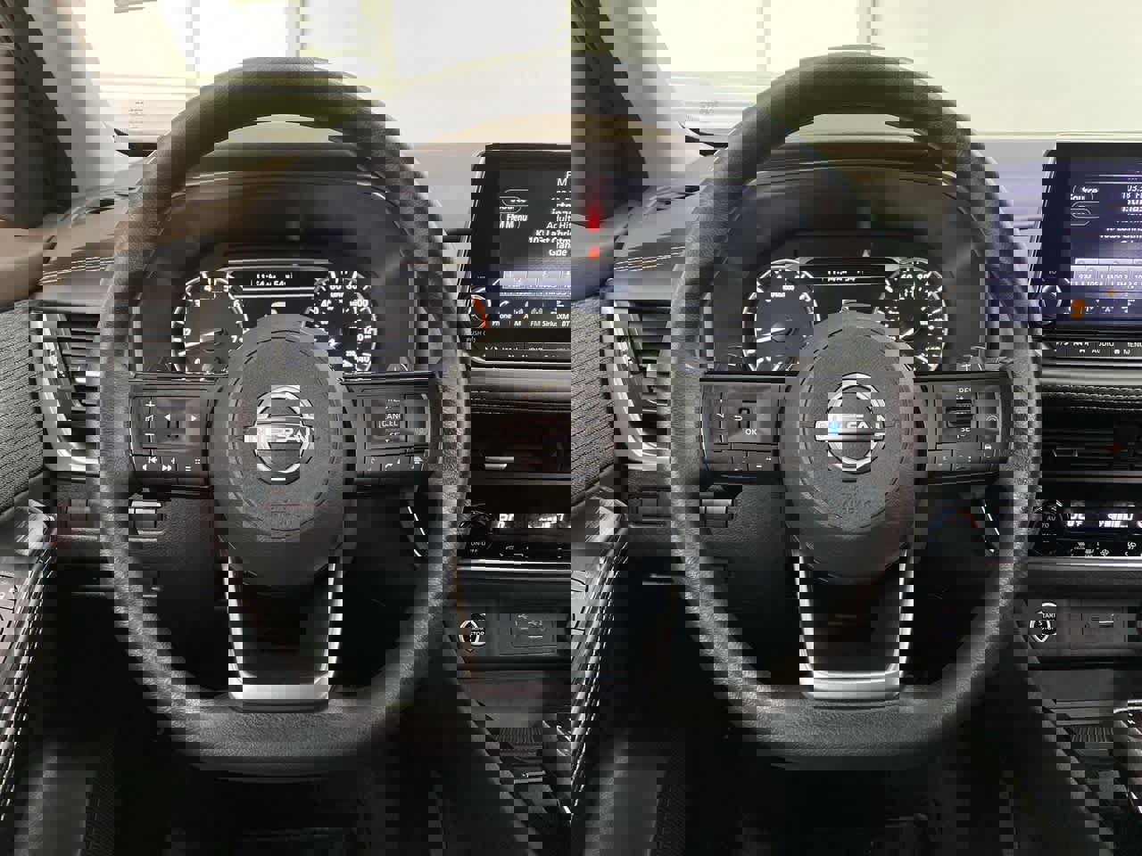 Used 2023 Nissan Rogue SV image 20