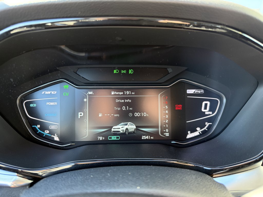 Used 2022 Kia Niro EX image 17