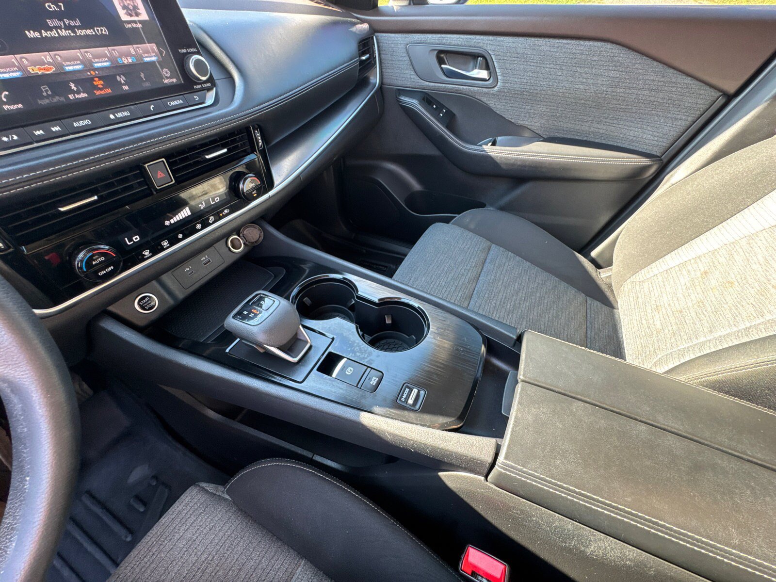 Used 2022 Nissan Rogue SV FWD image 31