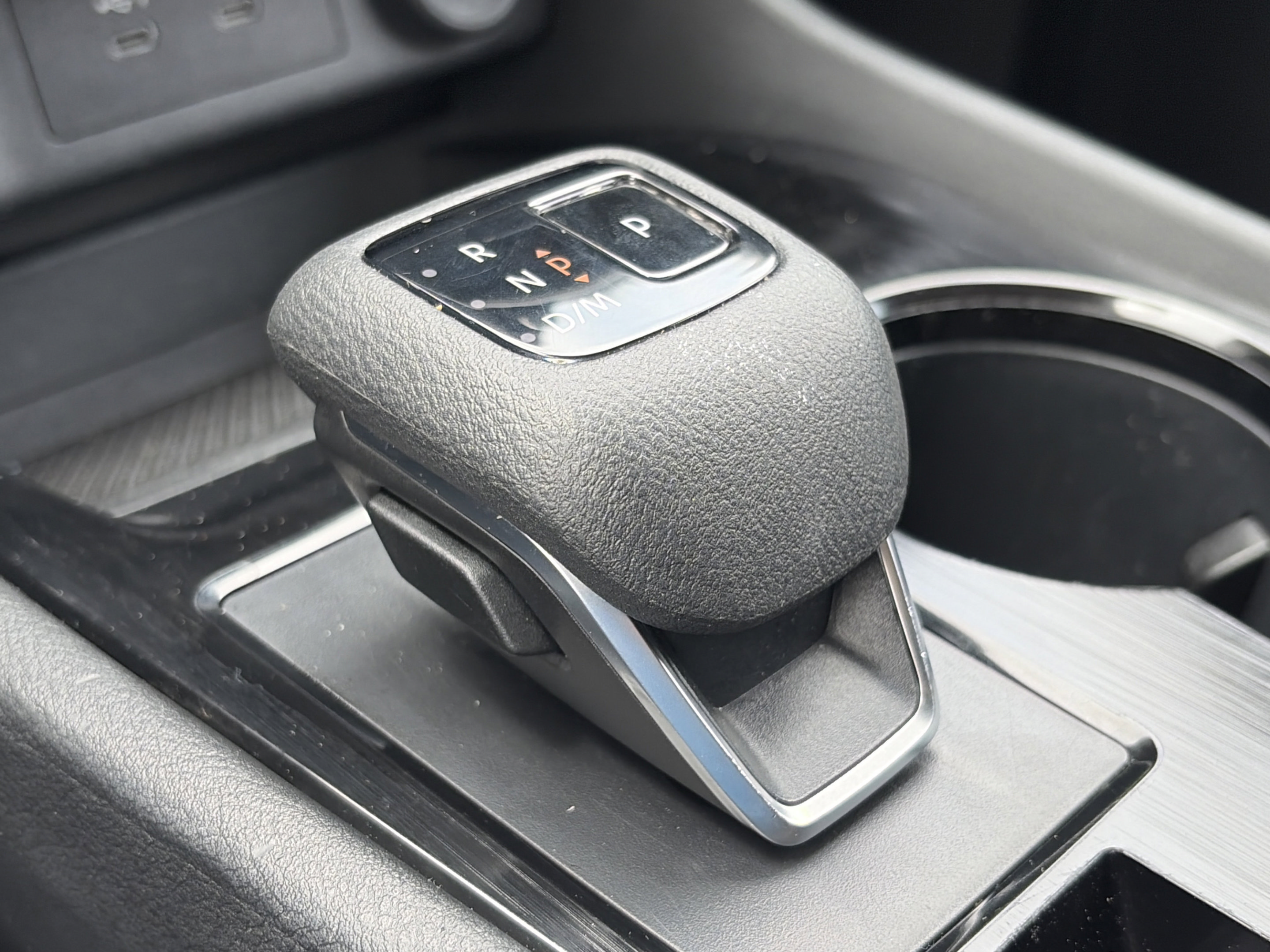 Used 2024 Nissan Rogue SV FWD image 15
