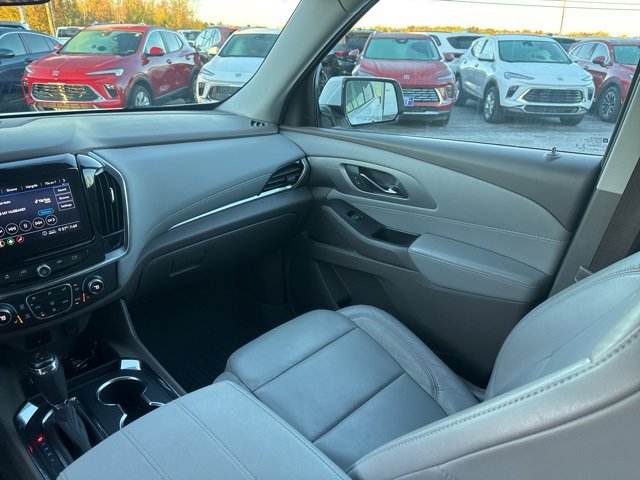 Used 2020 Chevrolet Traverse LT image 27