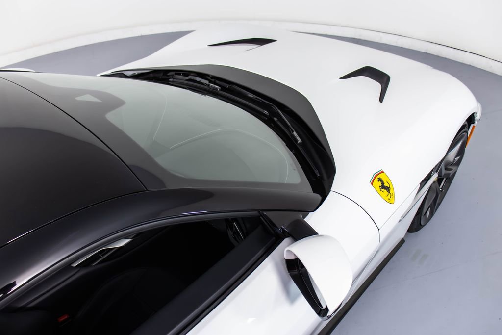 Certified 2025 Ferrari 12Cilindri image 18