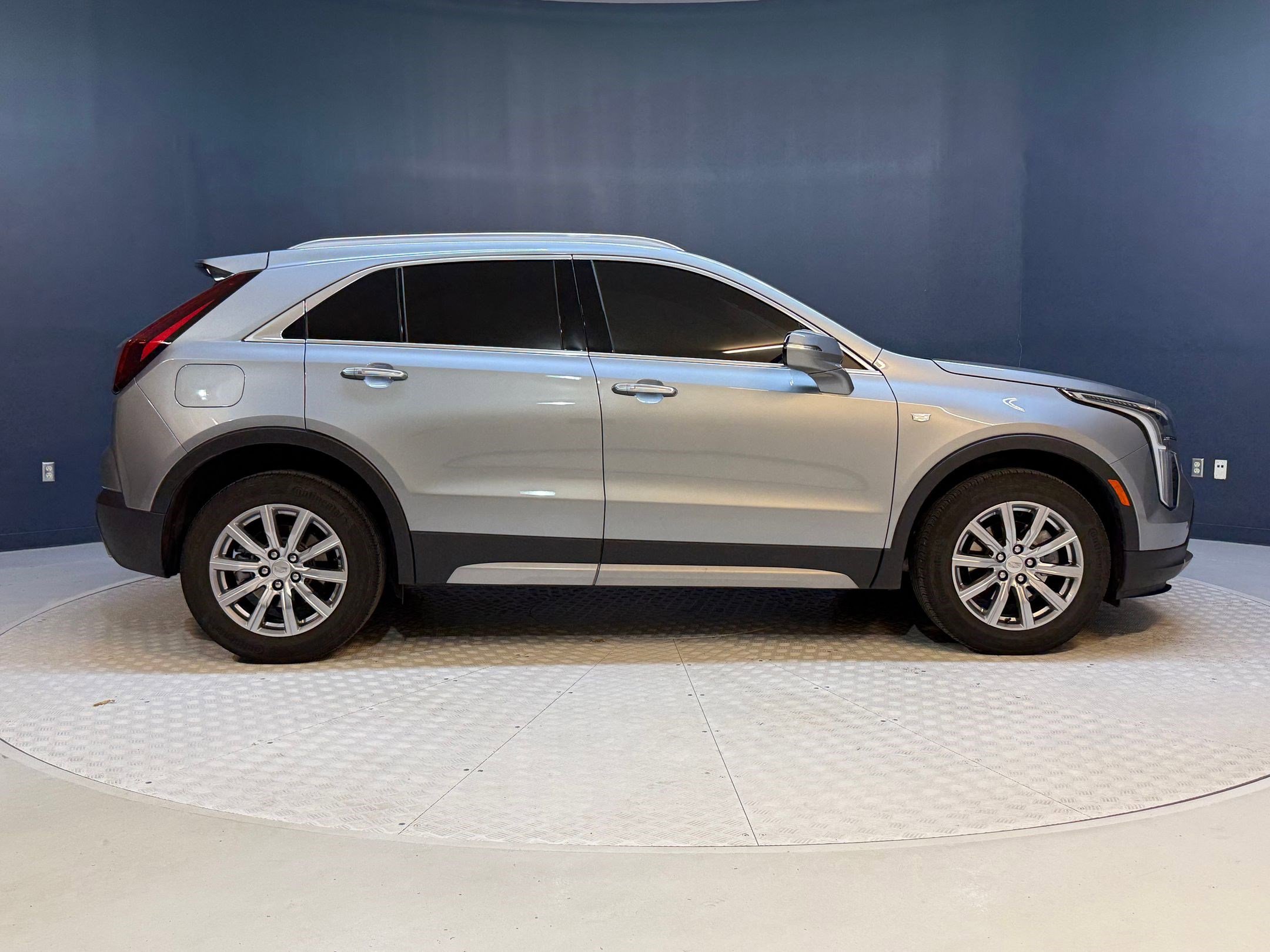 Certified 2023 Cadillac XT4 Premium Luxury image 8