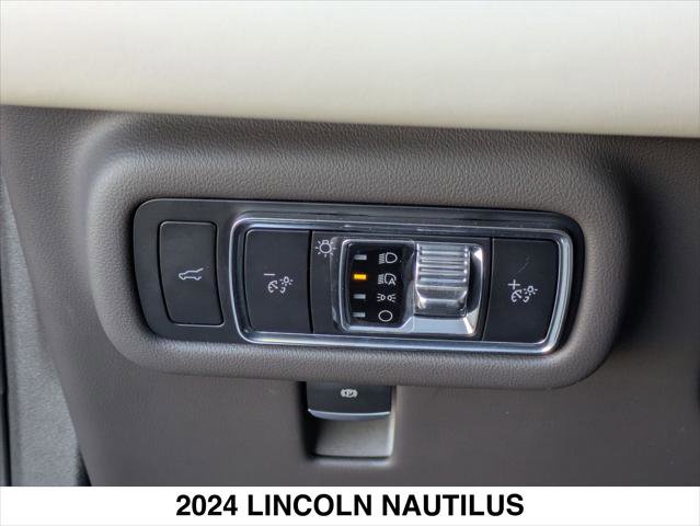 Used 2024 Lincoln Nautilus Black Label w/ Jet Appearance Package (87T) image 20