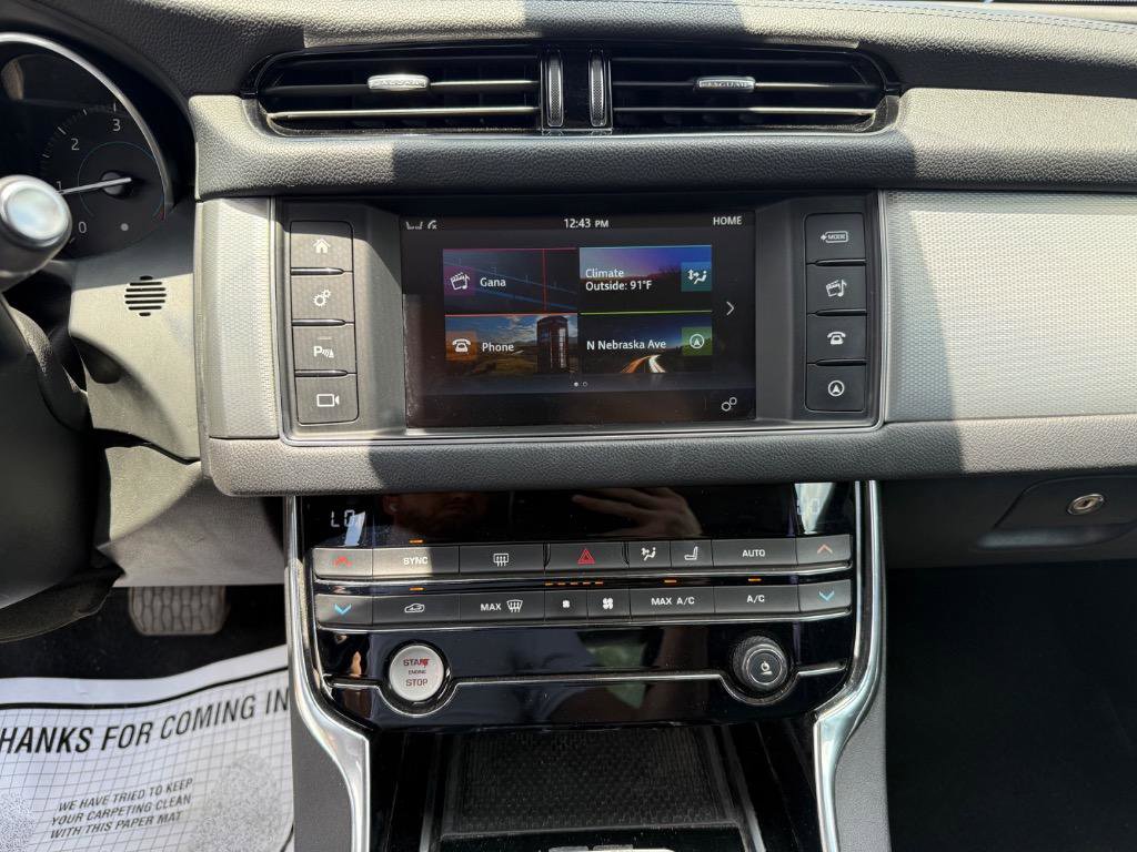 Used 2017 Jaguar XF Prestige RWD image 19