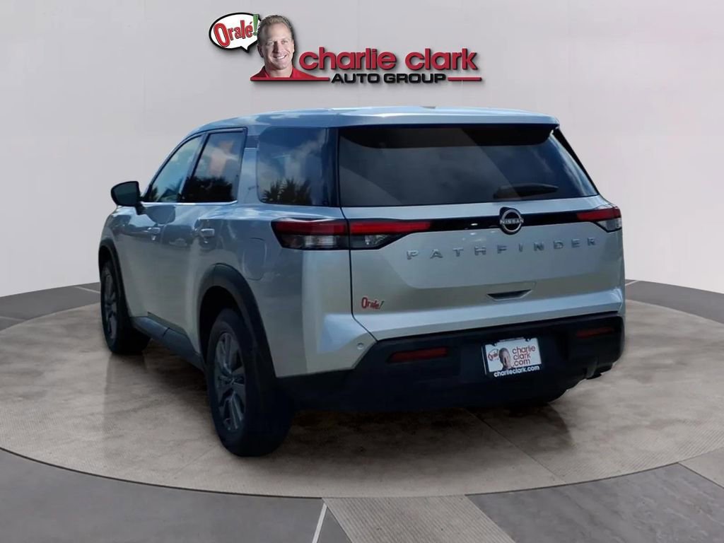 Used 2024 Nissan Pathfinder S FWD image 3