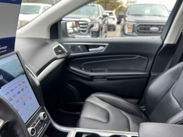 Certified 2022 Ford Edge Titanium AWD/4WD image 22