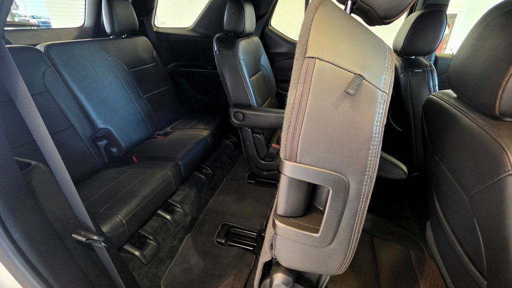 Used 2023 Chevrolet Traverse High Country AWD/4WD image 59