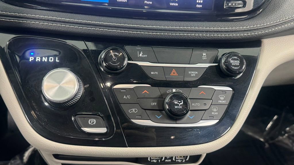 Used 2022 Chrysler Pacifica Touring-L FWD image 30