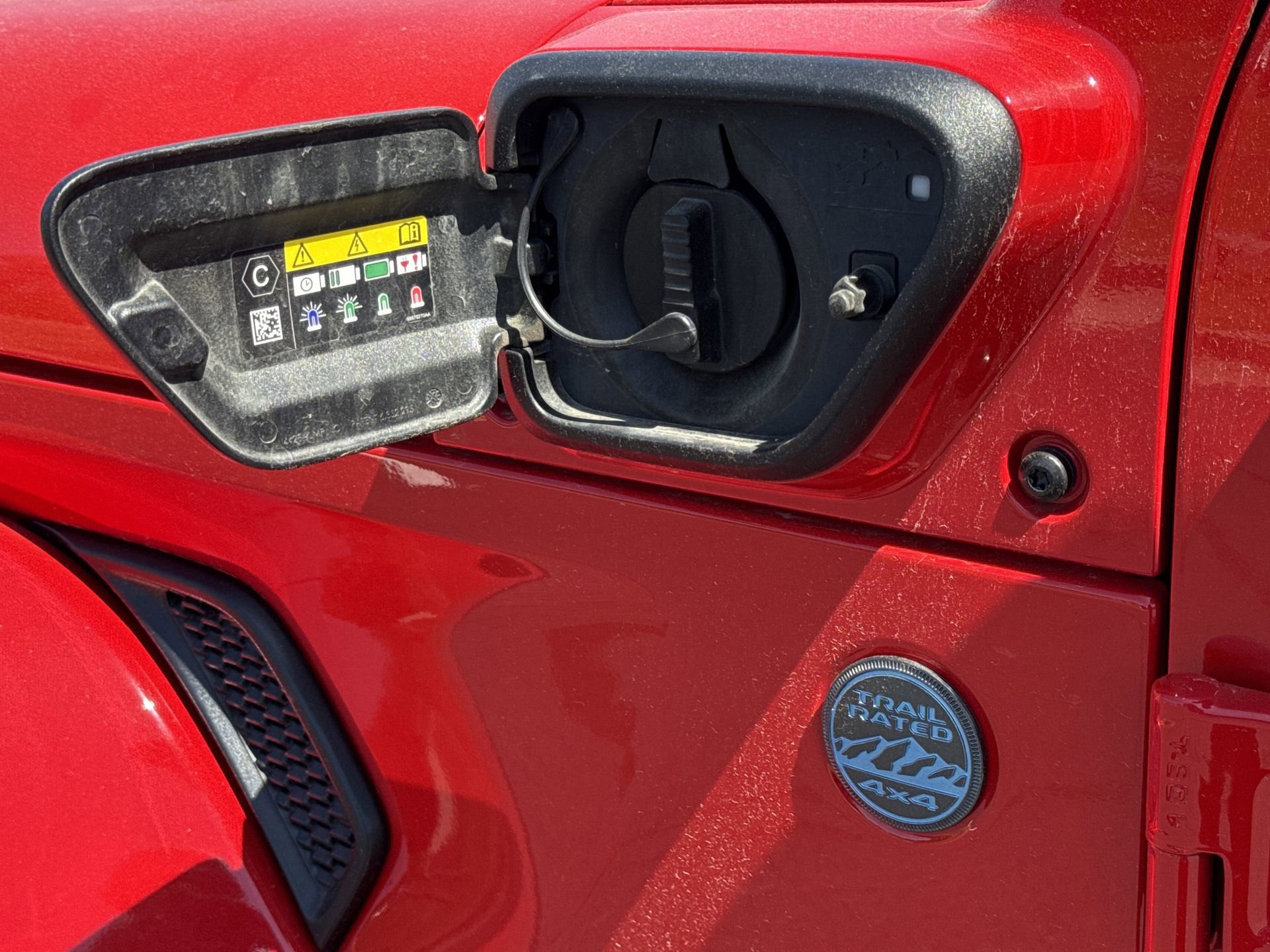 Used 2025 Jeep Wrangler Unlimited Sahara AWD/4WD image 23