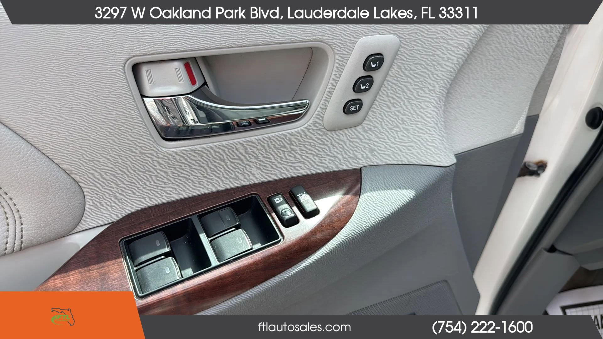 Used 2014 Toyota Sienna Limited w/ Limited Premium Package image 19