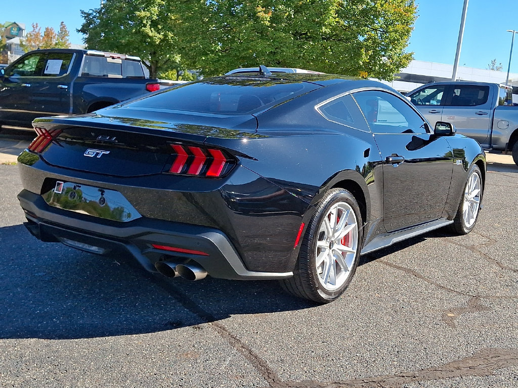 Used 2025 Ford Mustang GT Premium RWD image 9