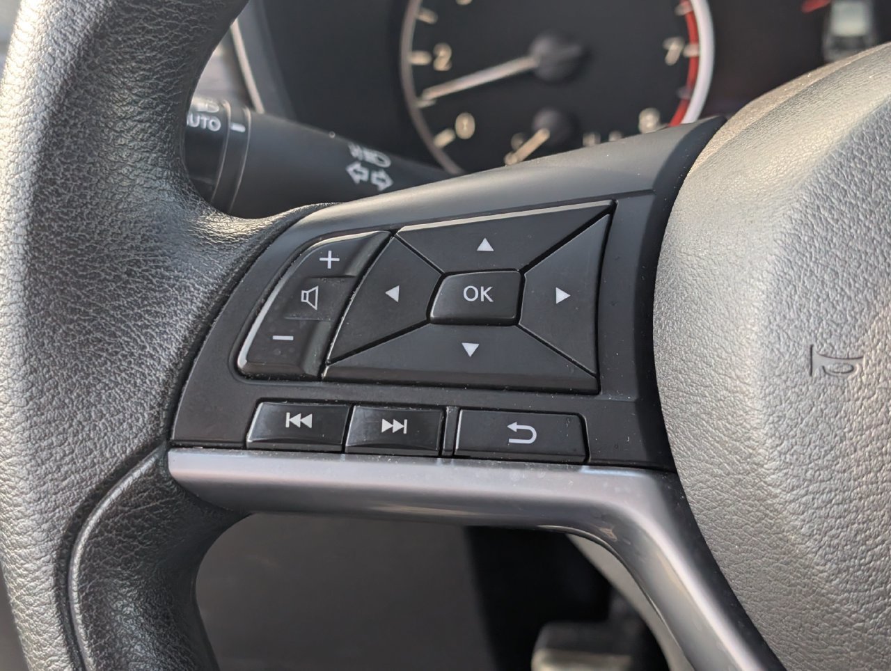 Certified 2025 Nissan Altima 2.5 SV FWD image 23