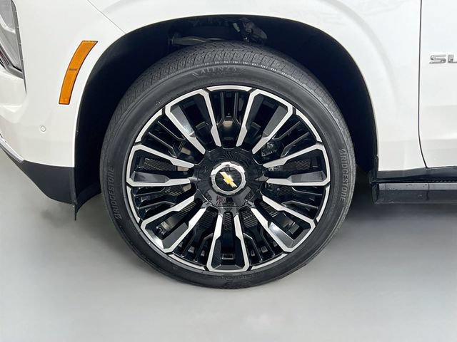 Used 2025 Chevrolet Suburban High Country AWD/4WD image 31