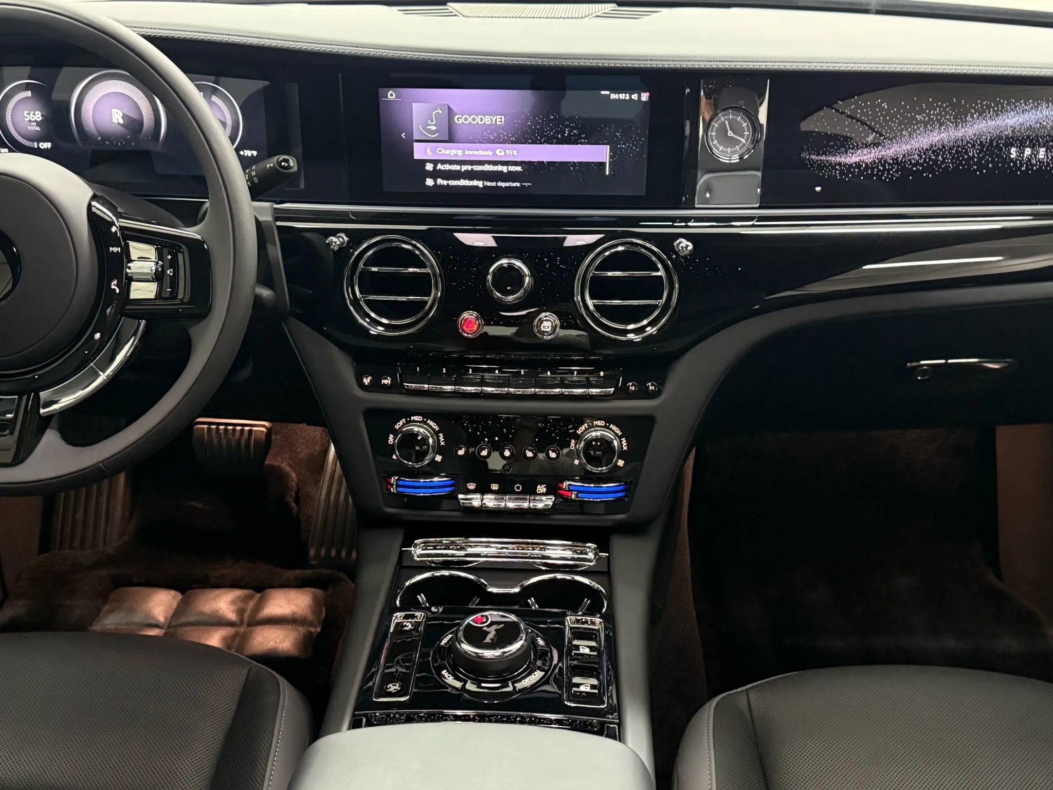 Used 2025 Rolls-Royce Spectre image 32