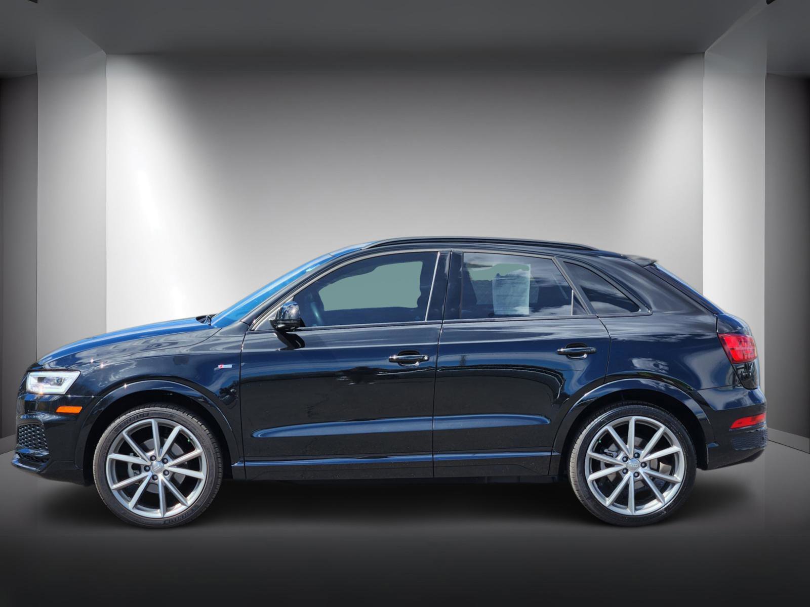 Used 2018 Audi Q3 2.0T Premium Plus w/ S Line Competition Package image 2