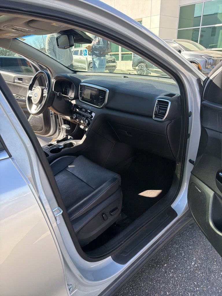 Certified 2020 Kia Sportage EX w/ Option Group 15 AWD/4WD image 5