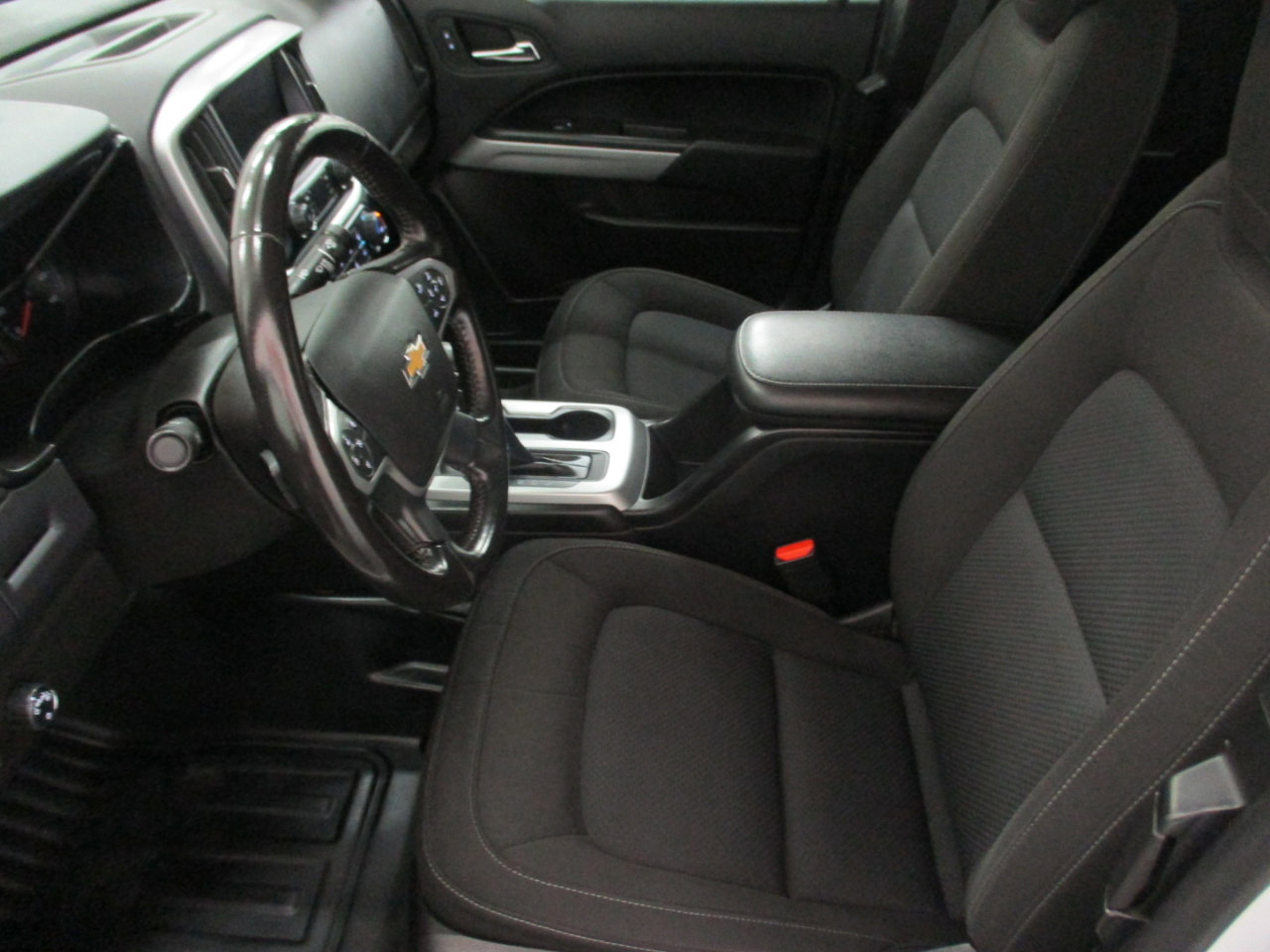 Used 2022 Chevrolet Colorado LT w/ Fleet Safety Package image 9