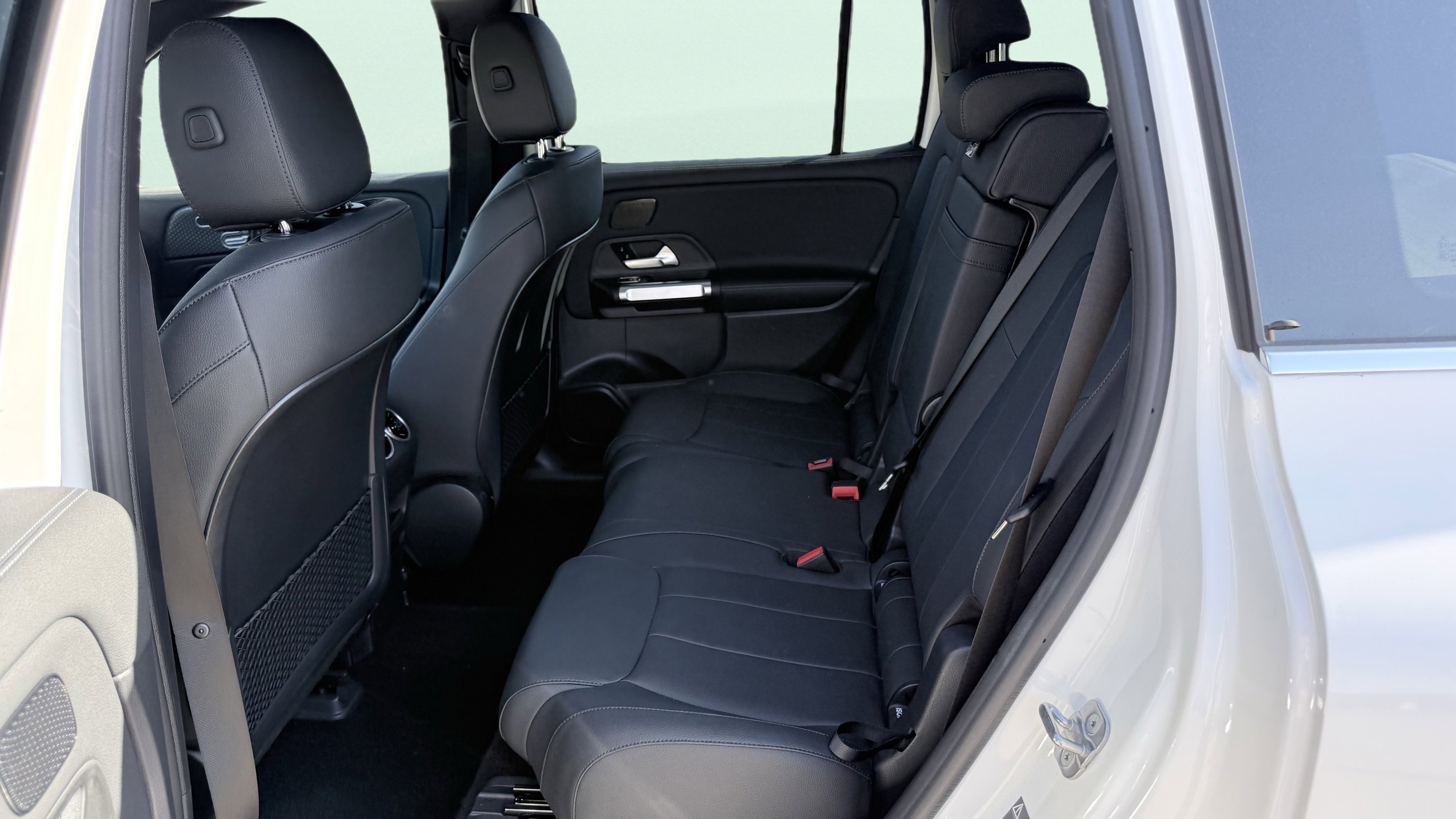 Used 2025 Mercedes-Benz EQB 250+ image 30