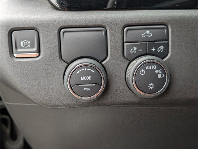 Used 2023 Chevrolet Silverado 1500 LT image 31