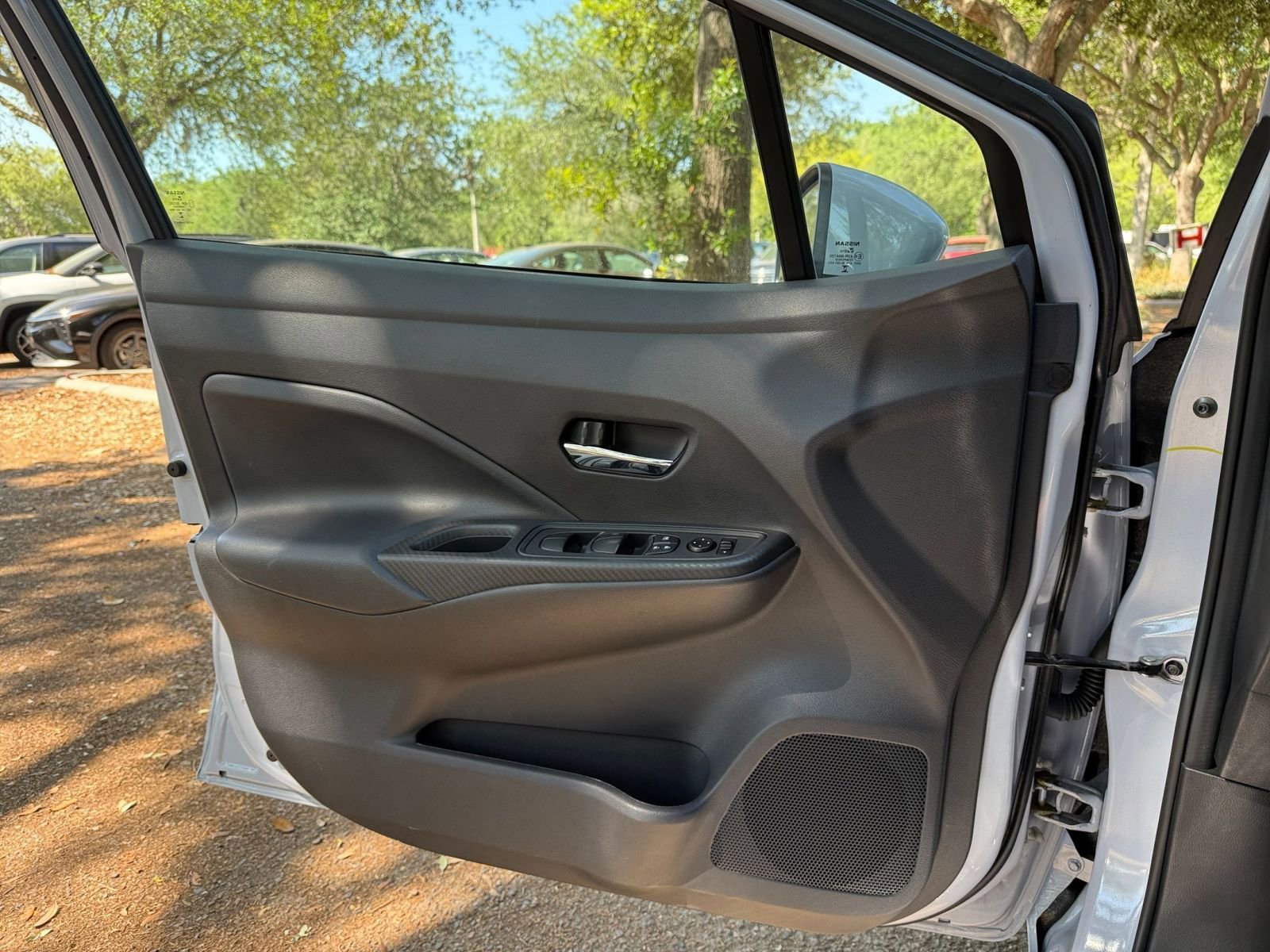 Used 2025 Nissan Versa SV FWD image 18