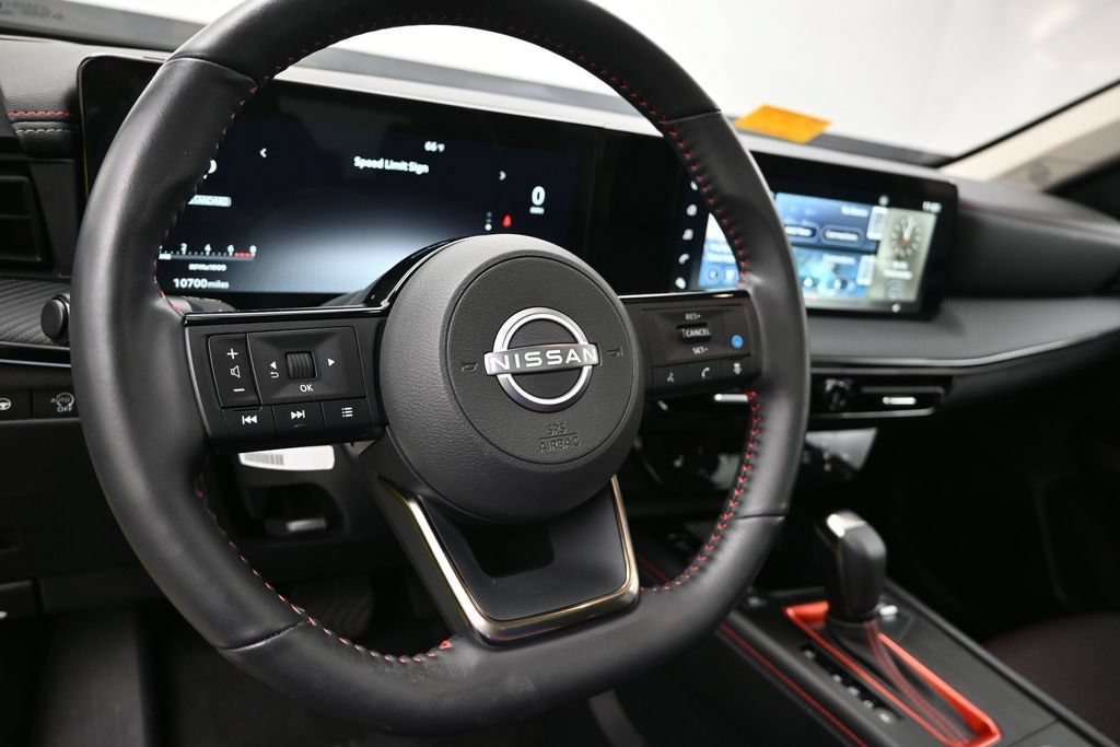 Used 2025 Nissan Kicks SR w/ SR Premium Package FWD image 24