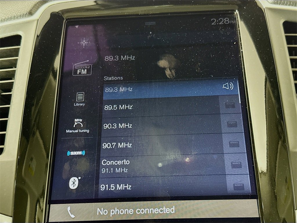 Used 2016 Volvo XC90 T6 Momentum w/ Vision Package image 15