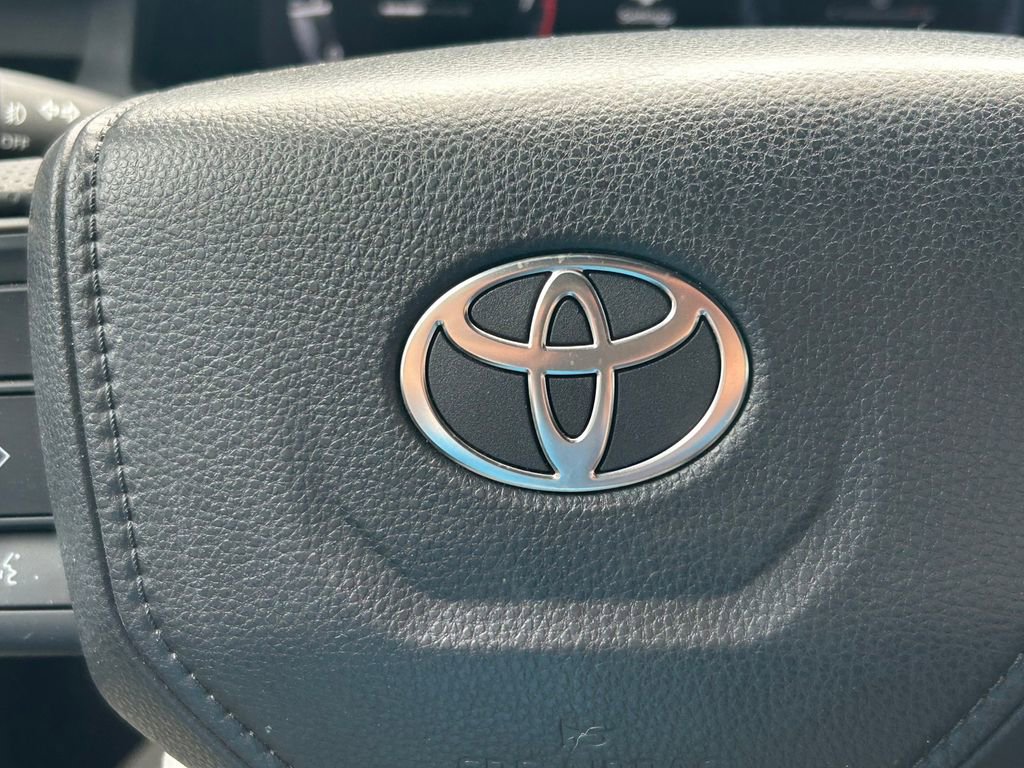Used 2025 Toyota 4Runner Limited AWD/4WD image 42