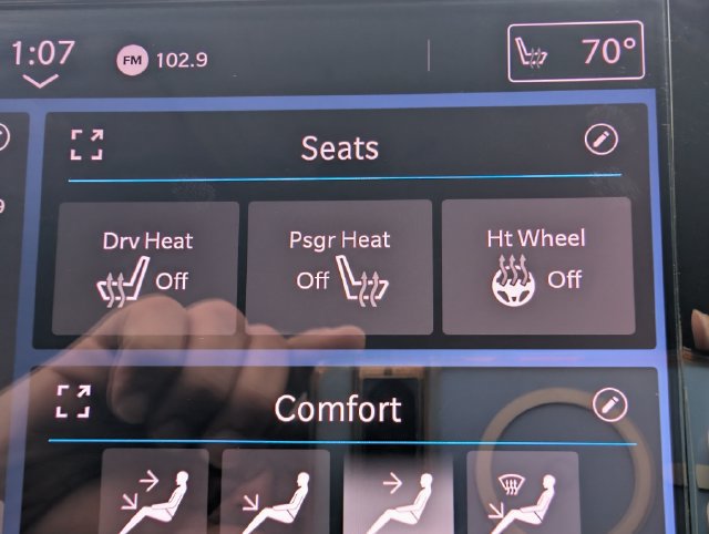 Used 2024 Chrysler Pacifica Touring-L FWD image 27