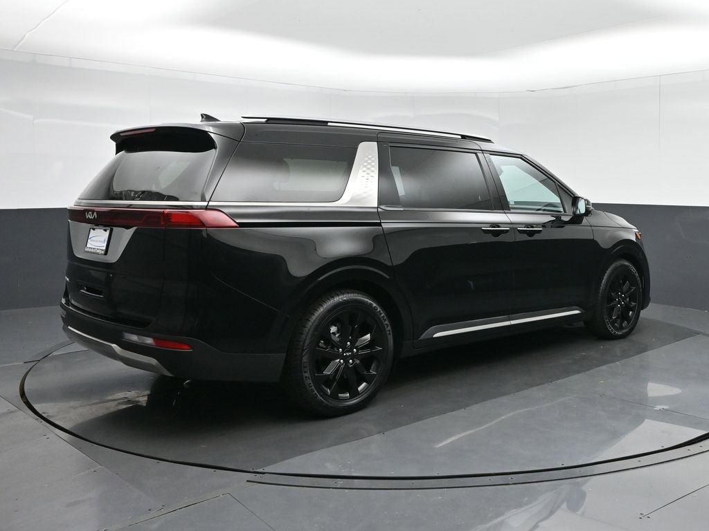 Used 2024 Kia Carnival SX Prestige image 7