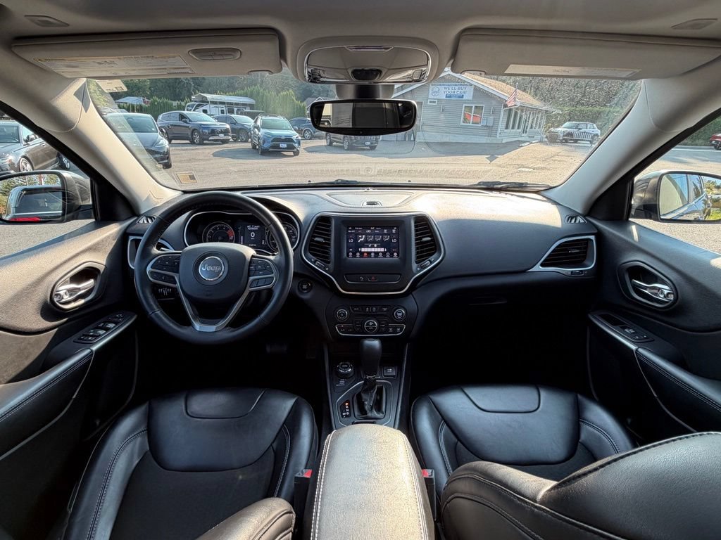 Used 2019 Jeep Cherokee Latitude Plus AWD/4WD image 27