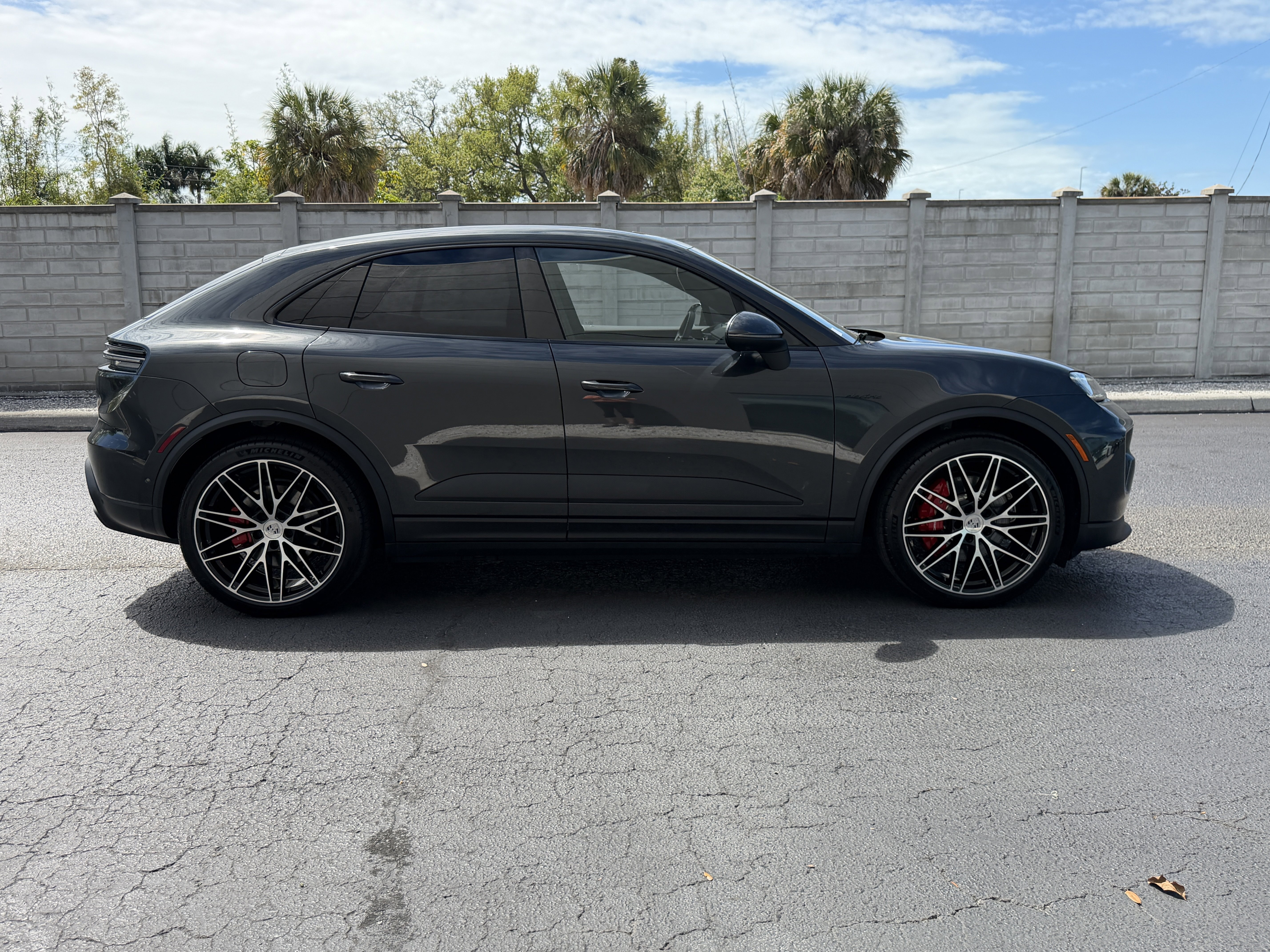 New 2026 Porsche Macan 4S Electric image 5