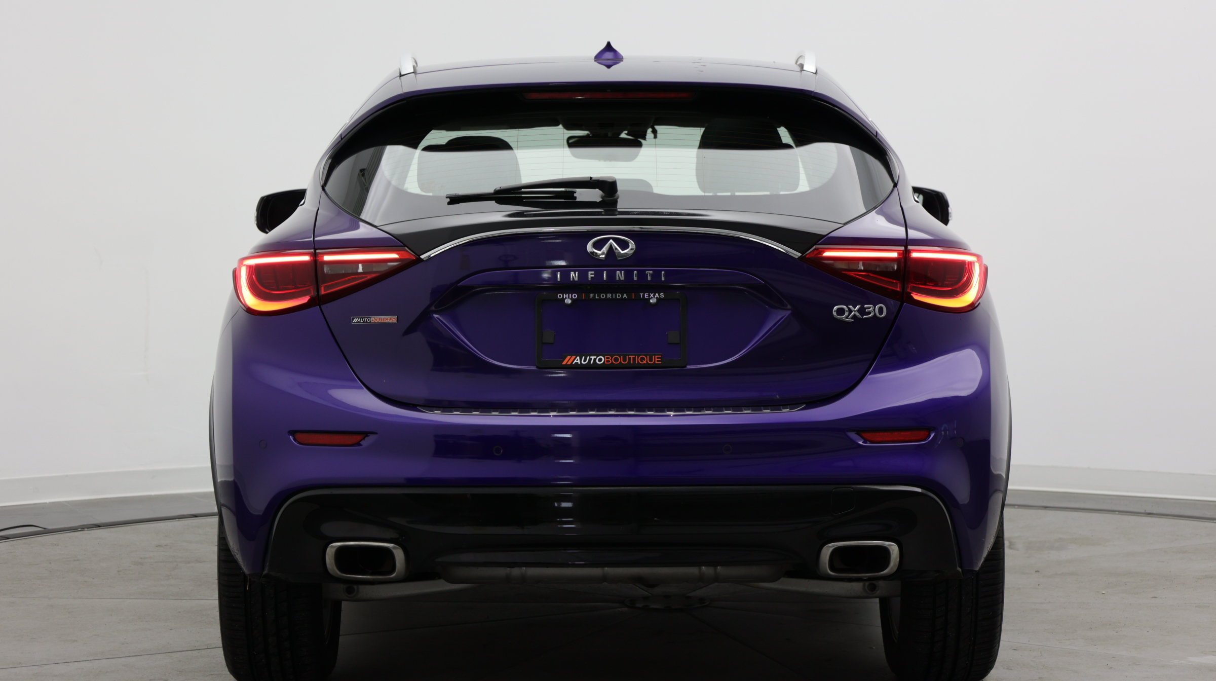 Used 2018 INFINITI QX30 Premium w/ Navigation Package FWD image 8
