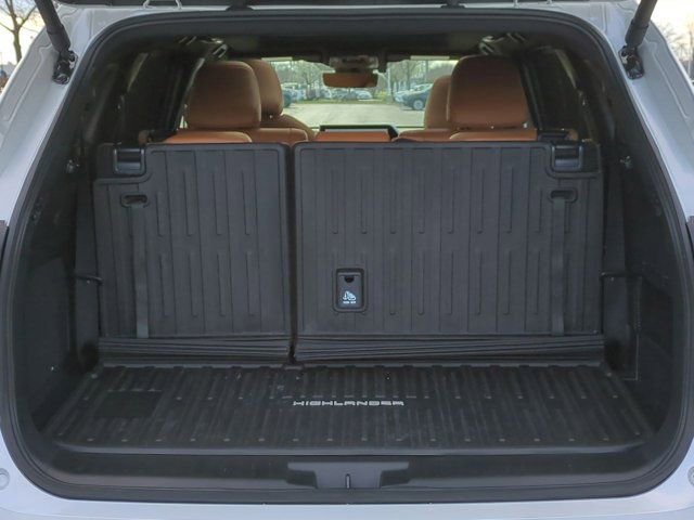 Certified 2025 Toyota Highlander Platinum image 18