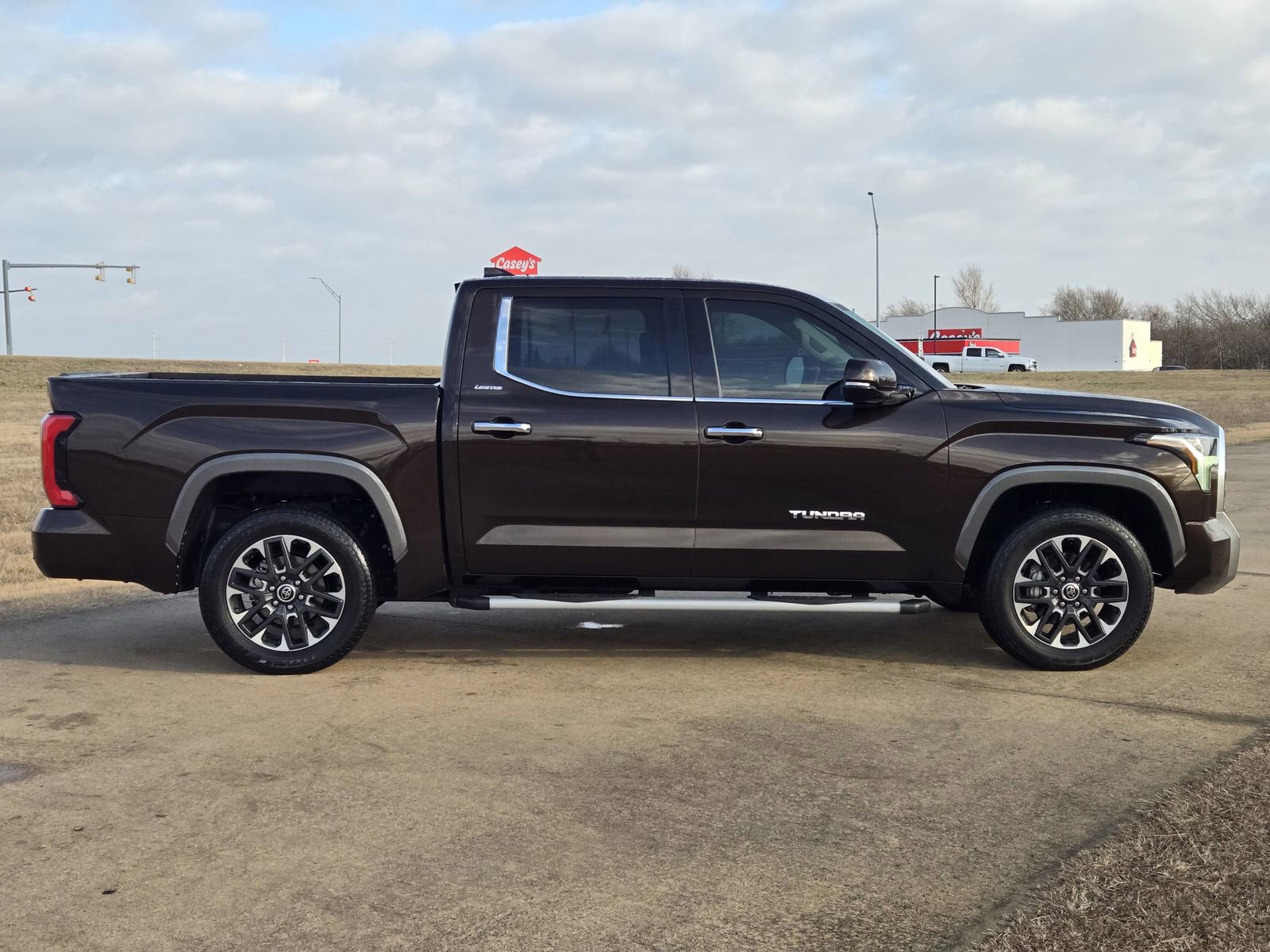 Used 2022 Toyota Tundra Limited image 7