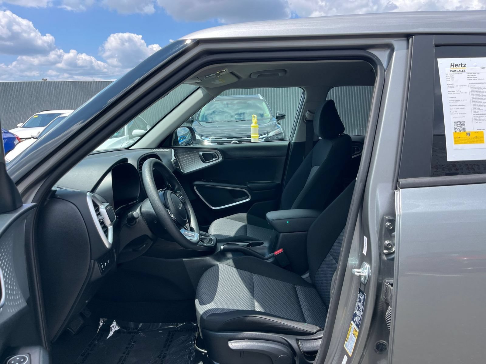 Used 2025 Kia Soul LX w/ LX Technology Package FWD image 24