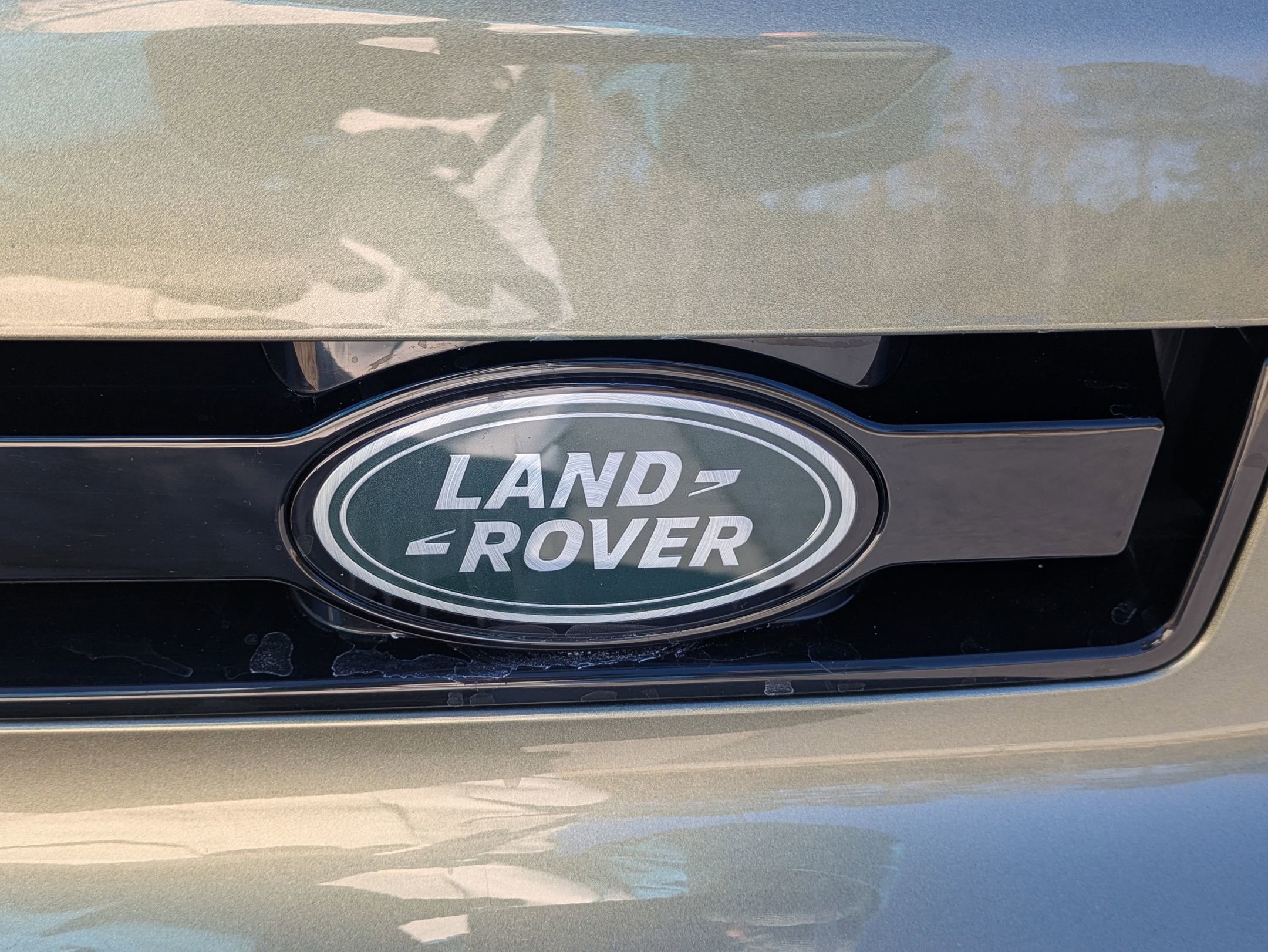 Used 2025 Land Rover Defender 110 X-Dynamic SE image 33